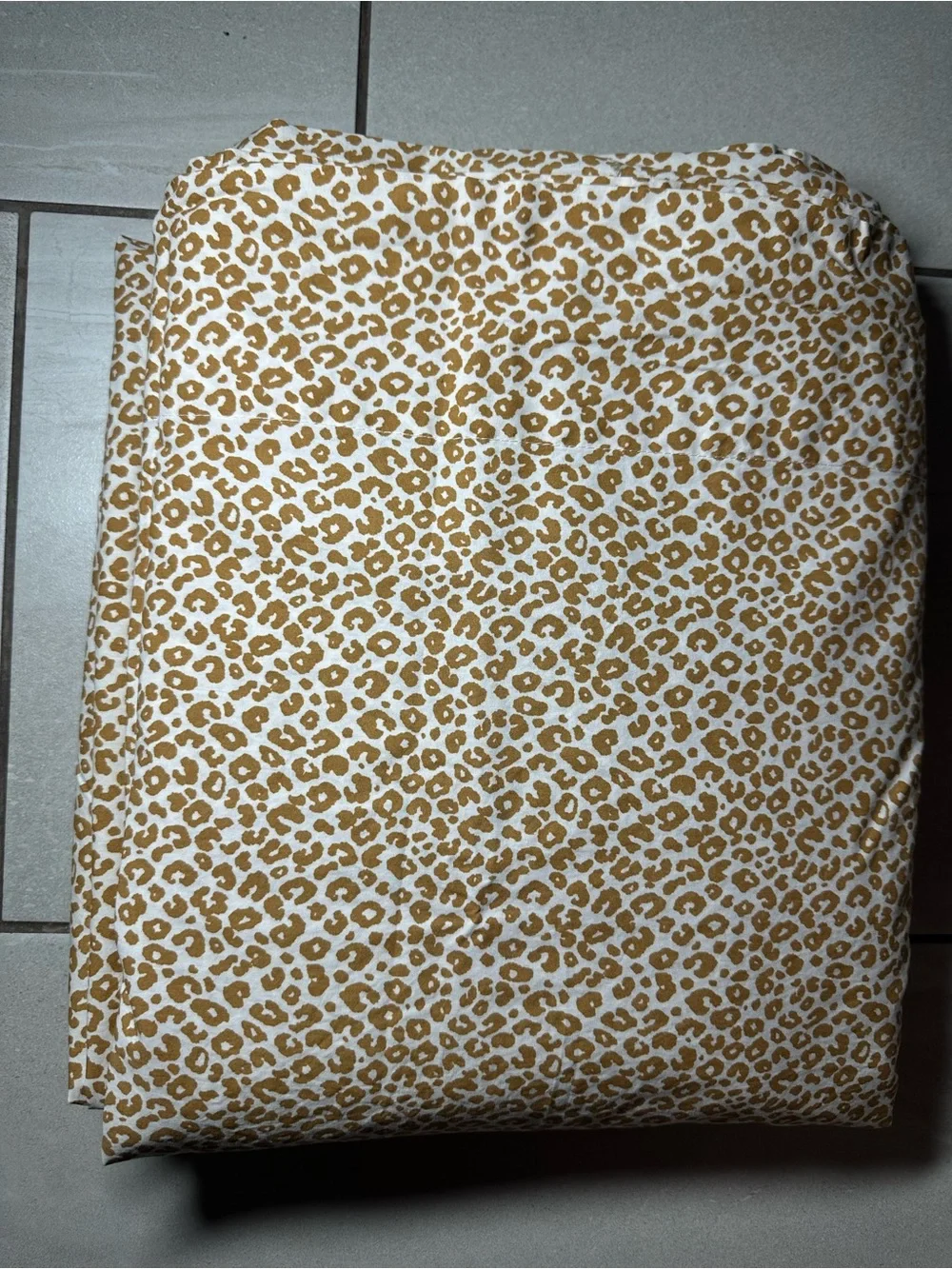 AnthropologieLeopard Print Queen 1 flat sheet only - 100% organic cotto96” x 105